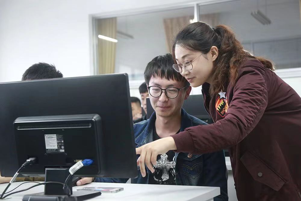 青岛华创春季高考培训机构拥有雄厚的师资力量！