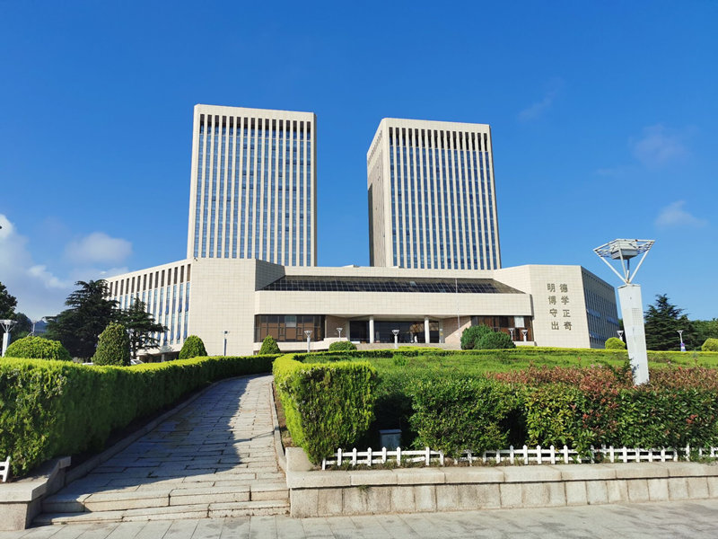 青岛华创教育是与青岛大学合作的春考培训机构。